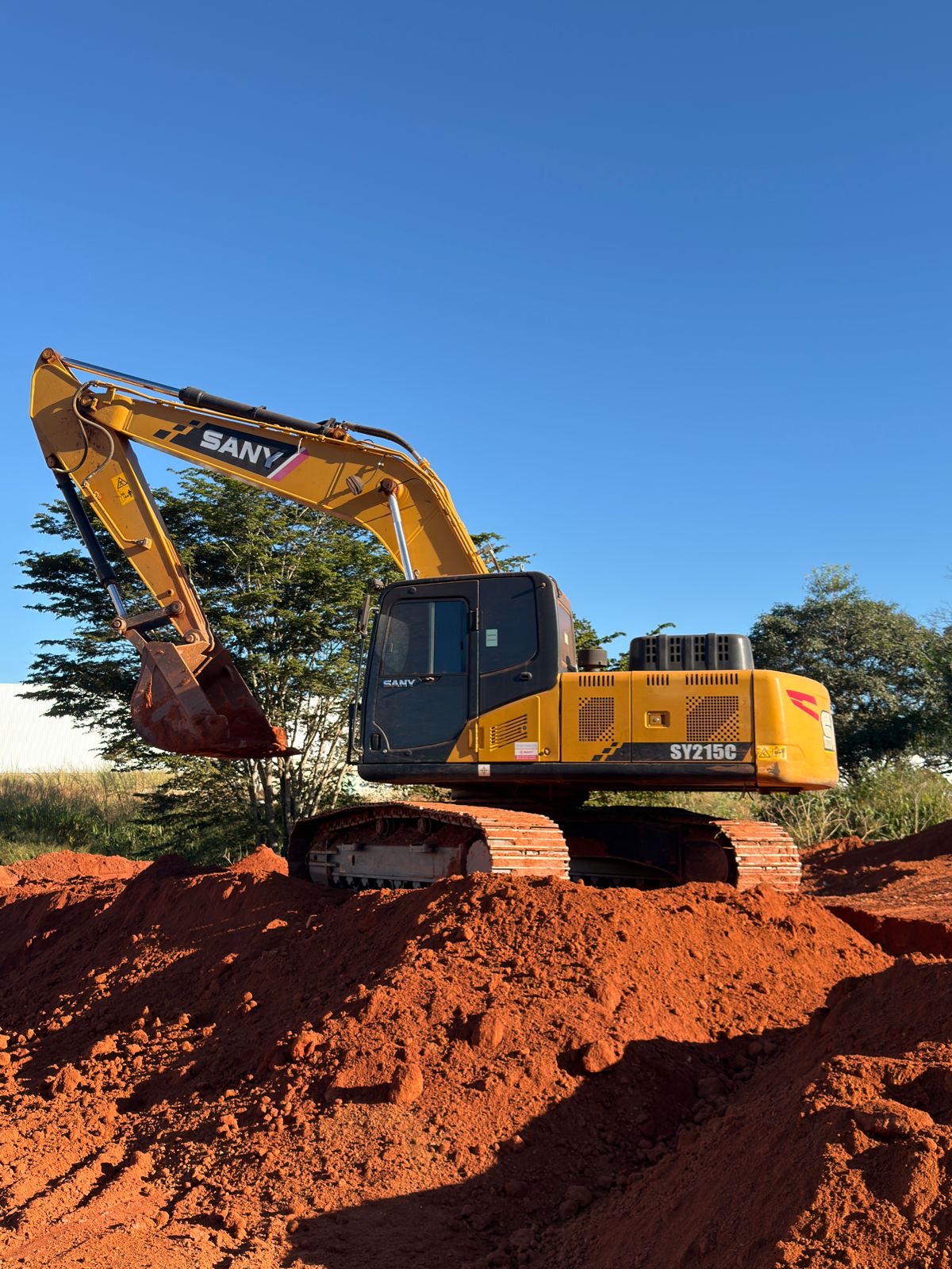 Escavadeira hidráulica 21 Toneladas - Equipamentos Pesados para locação em Goiânia, GO