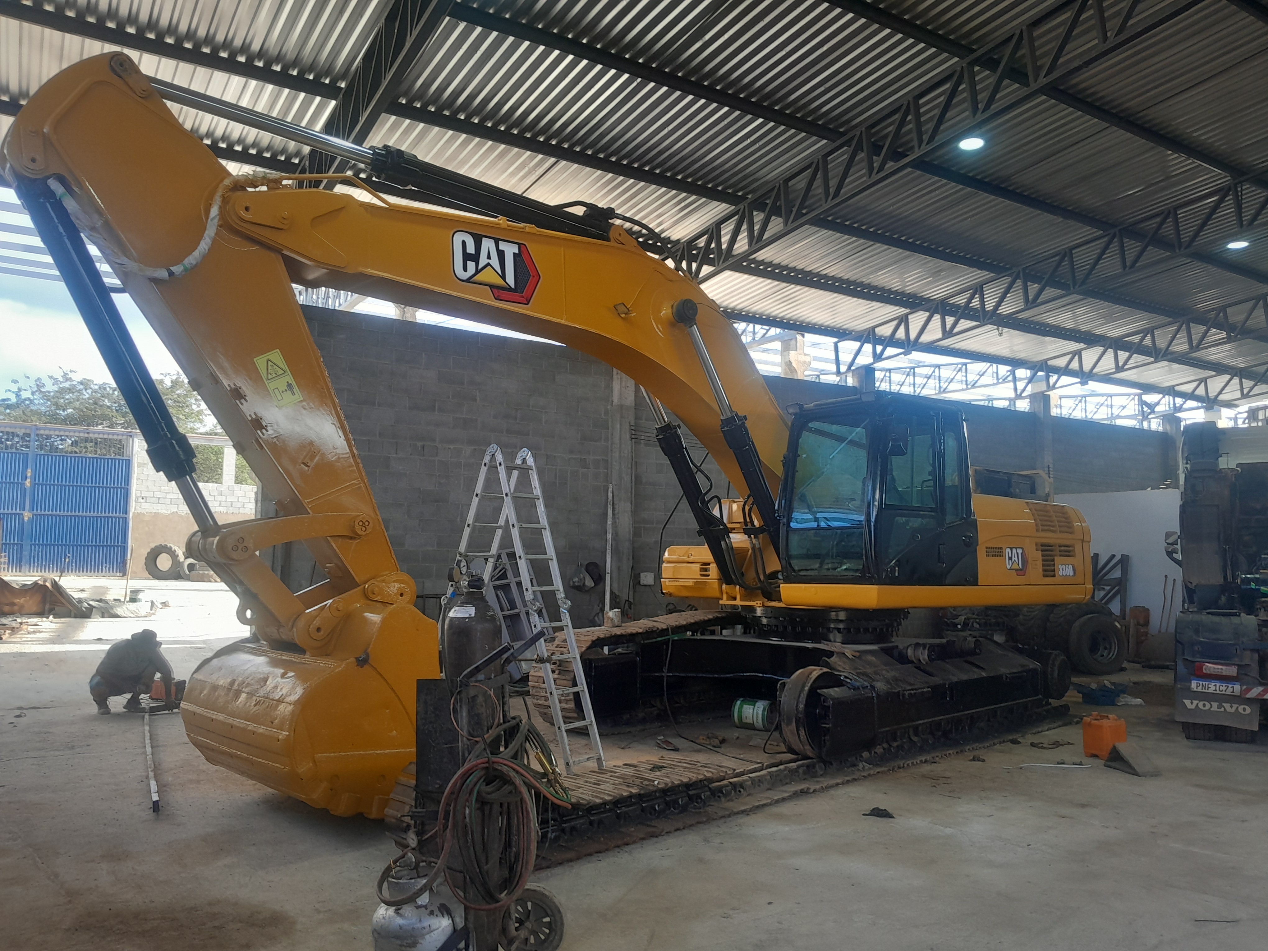 Escavadeira 336D  - Equipamentos Pesados para locação em Campina Grande, PB