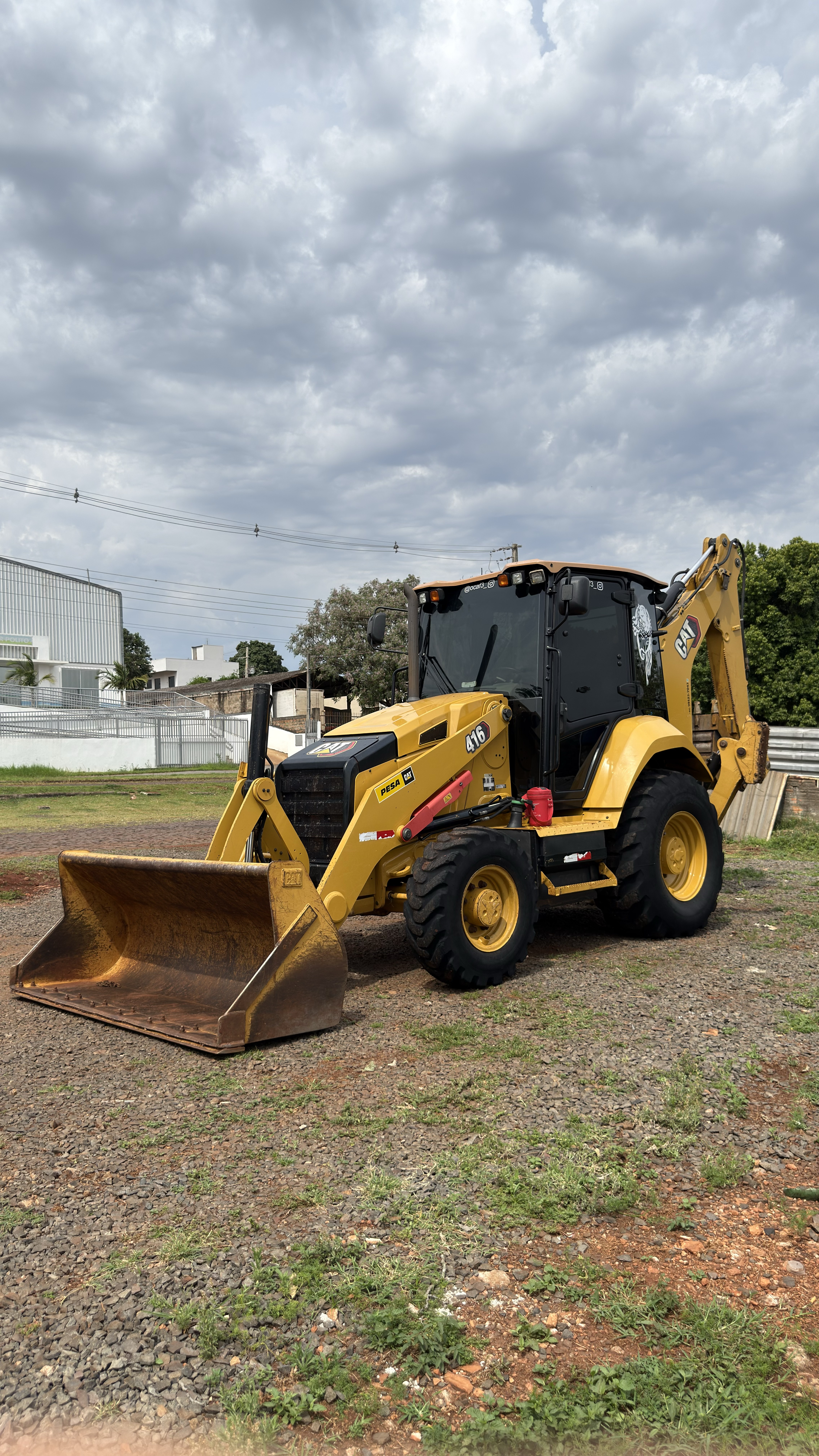 Retroescavadeira CAT 416 - Equipamentos Pesados para locação em Medianeira, PR